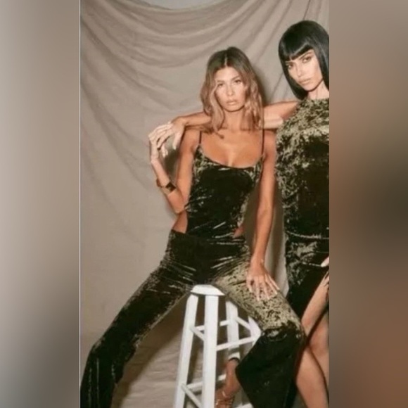 Camila Coelho Nolan Velour Jumpsuit Olive Green size M Cut out Sleeveless - Picture 2 of 9